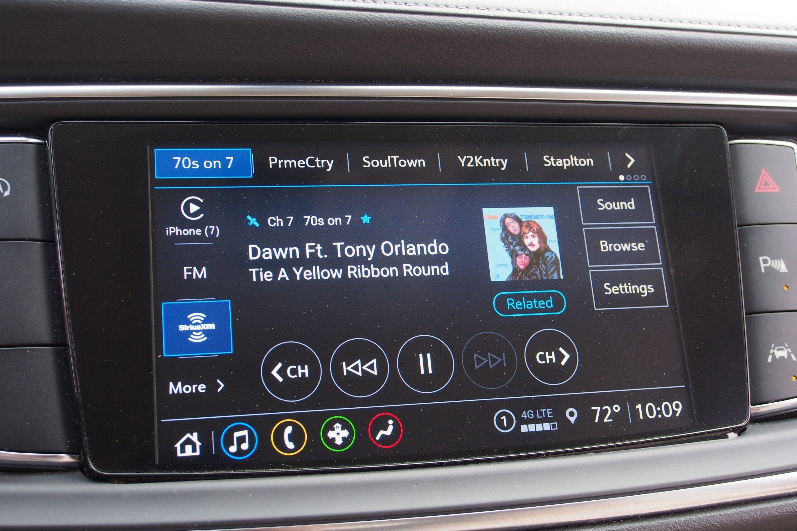 2023 Buick Enclave Essence