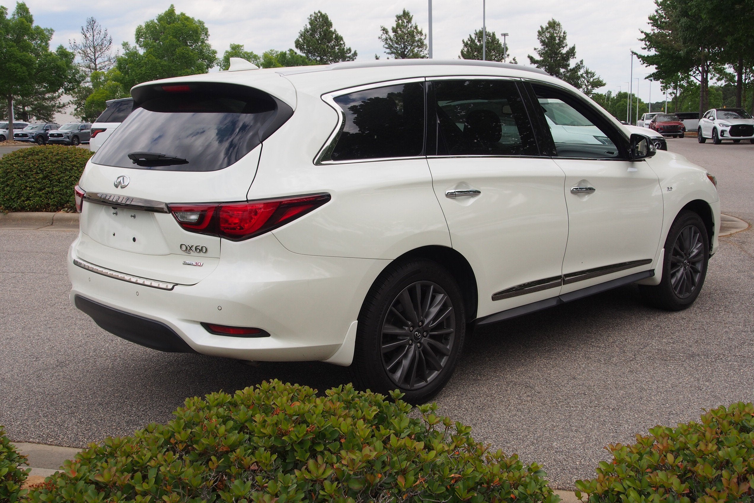 2020 INFINITI QX60 LUXE