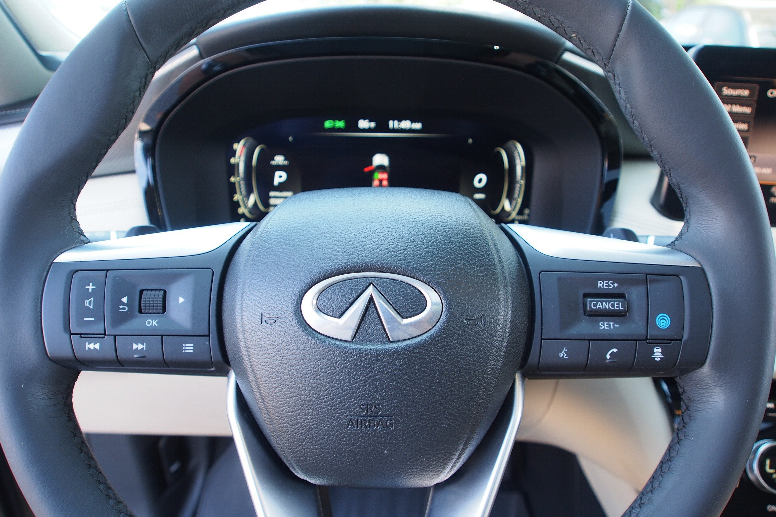 2023 INFINITI QX60 LUXE