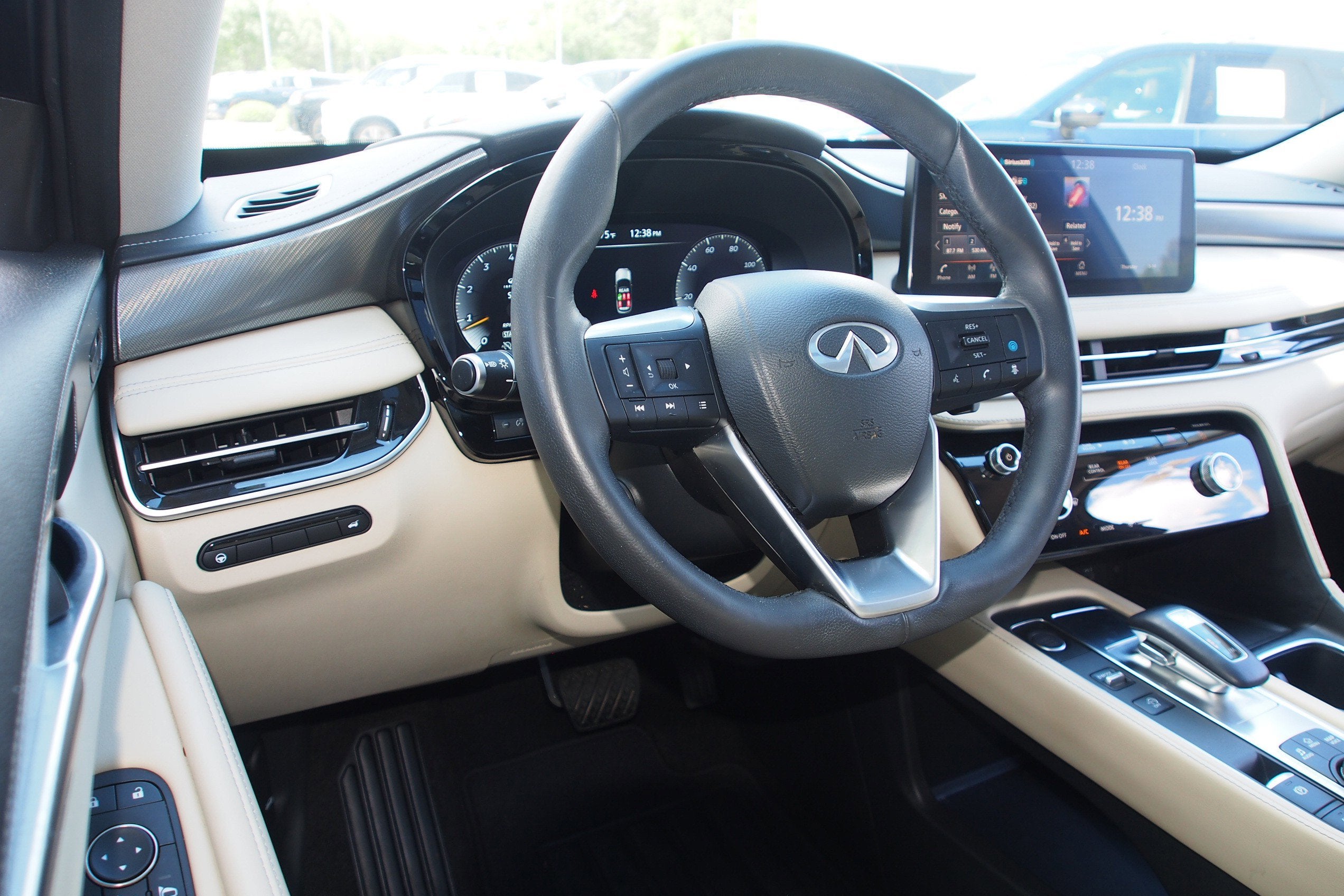 2024 INFINITI QX60 LUXE