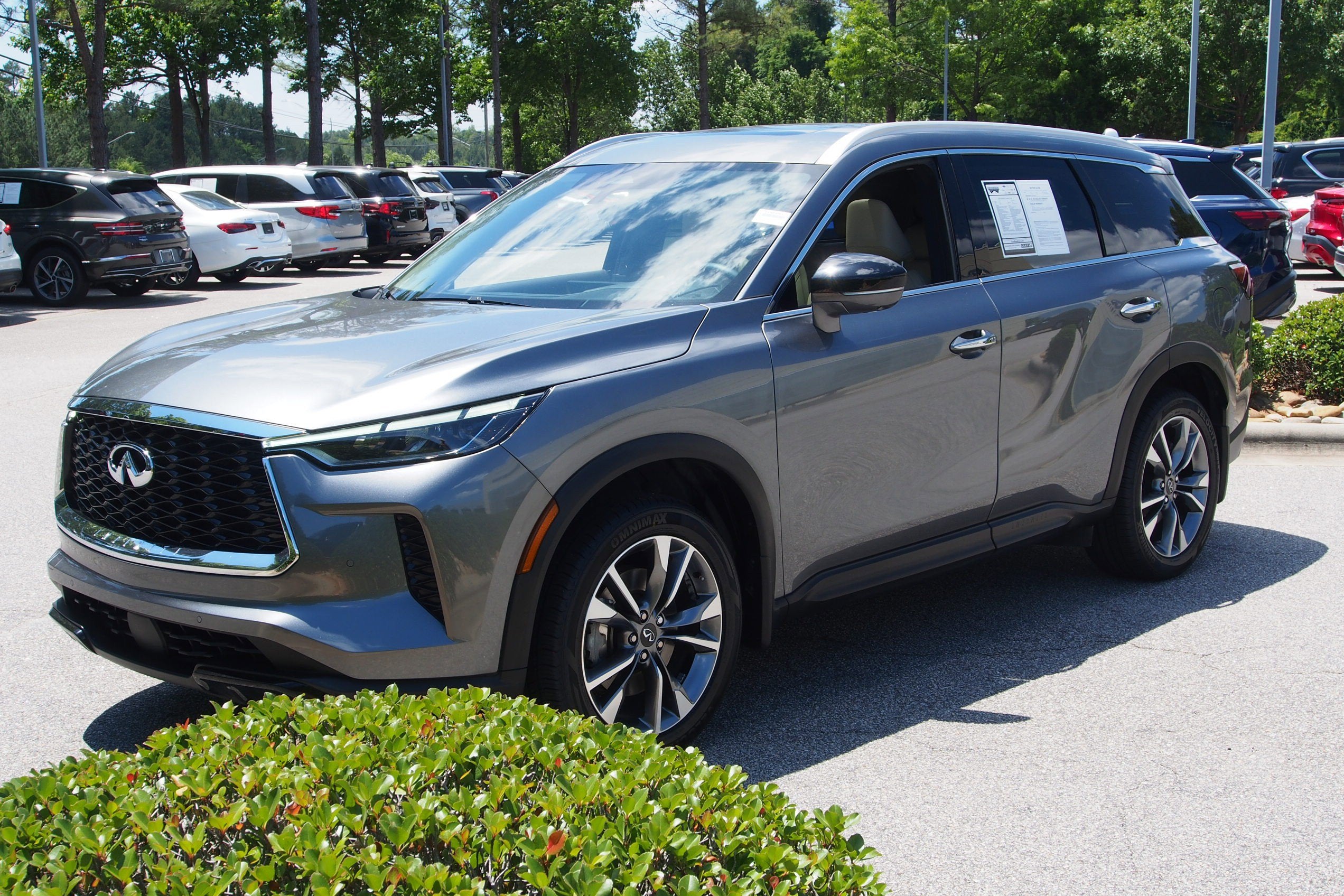 2024 INFINITI QX60 LUXE