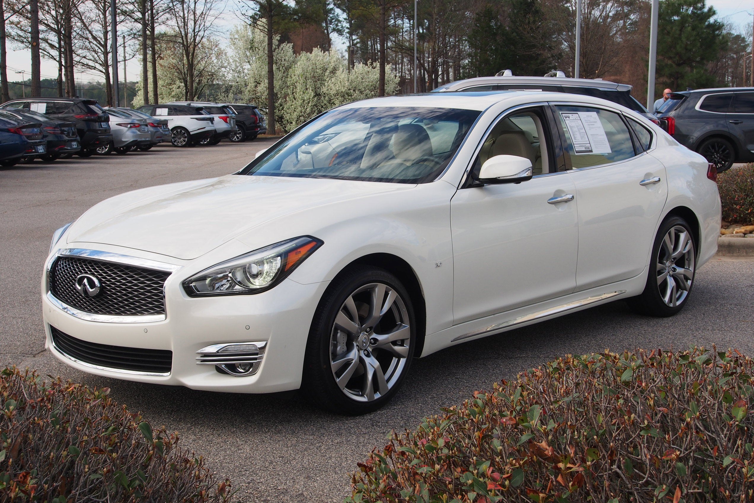 2019 INFINITI Q70L 3.7 LUXE
