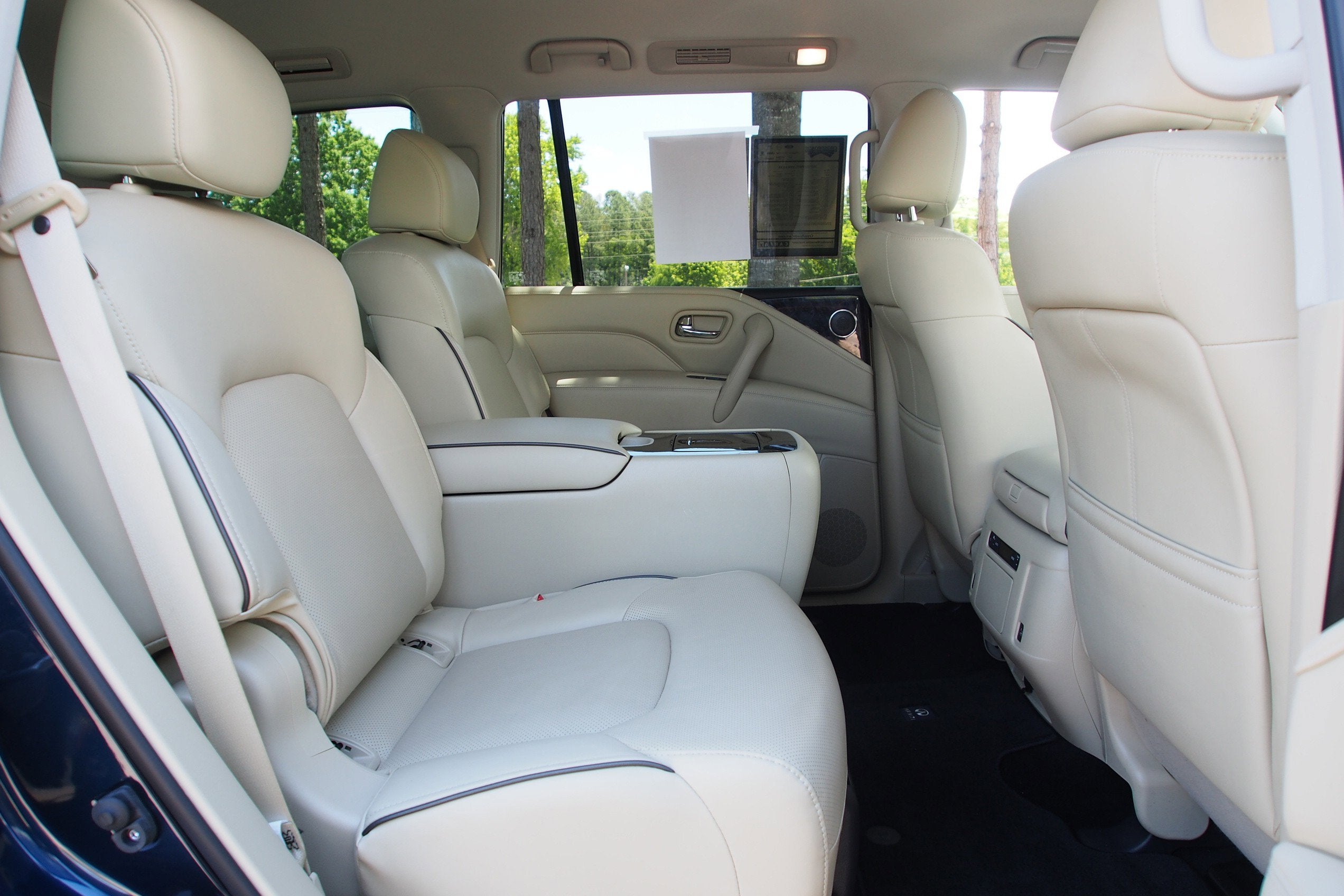 2023 INFINITI QX80 LUXE