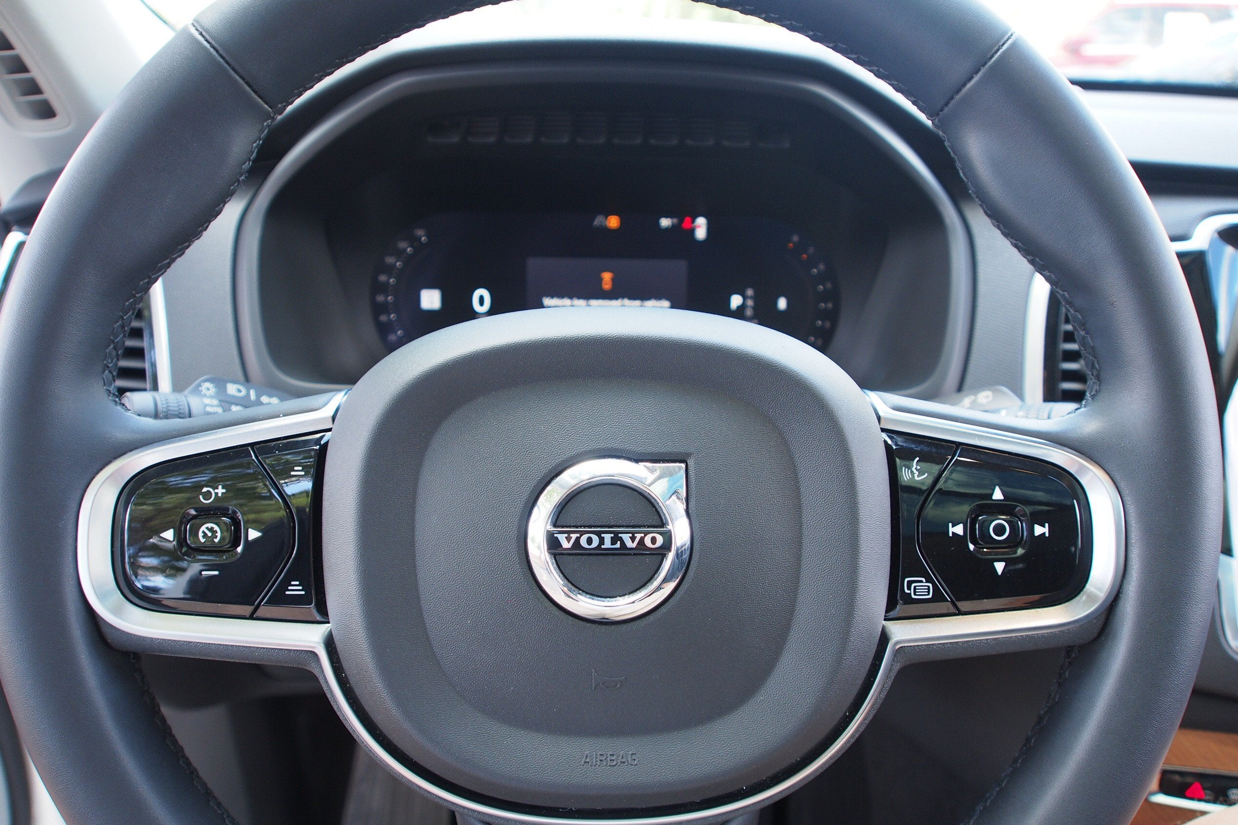 2024 Volvo XC90 Plus Bright Theme