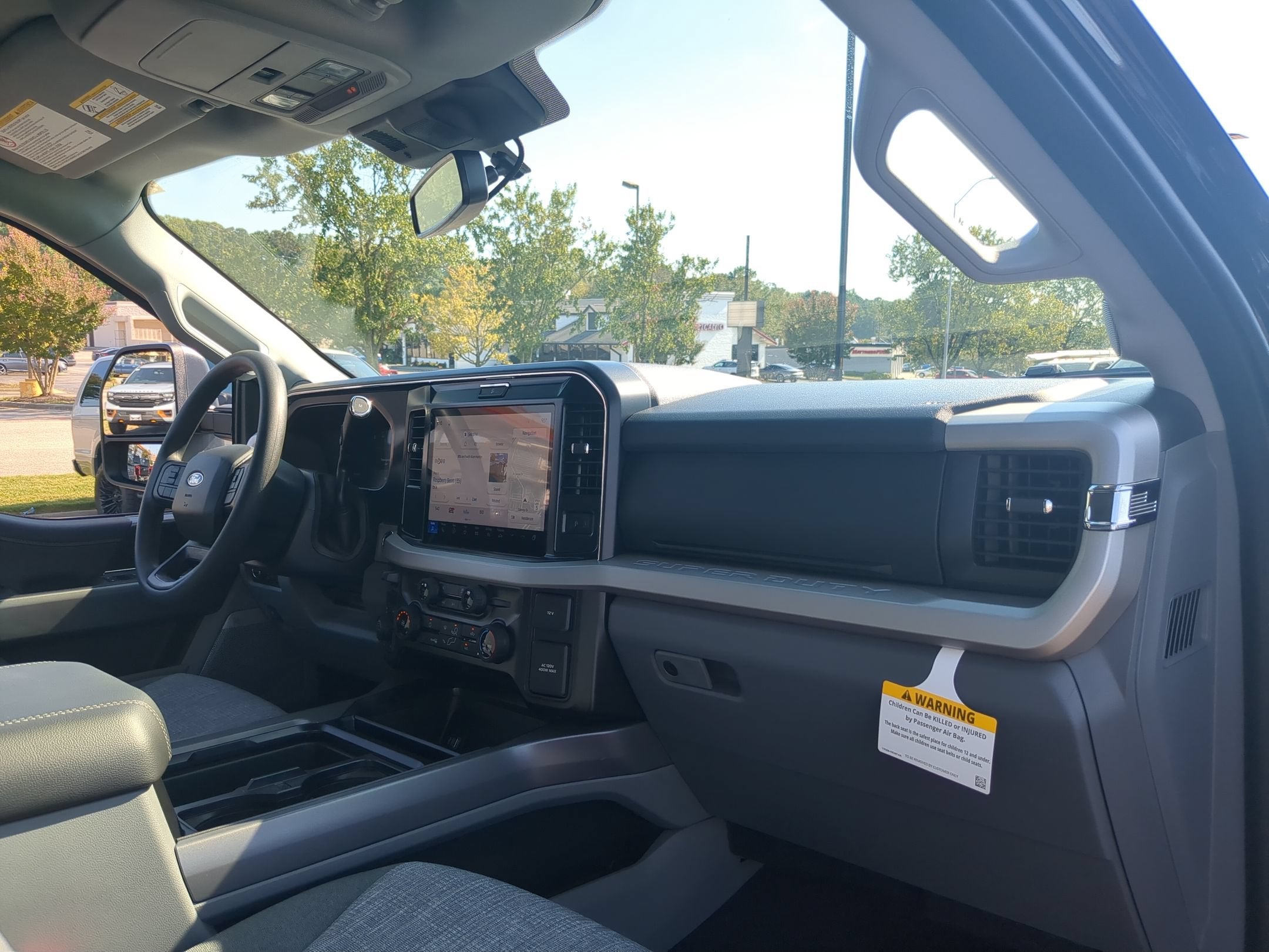 2027 Ford Super Duty F-350 SRW XLT