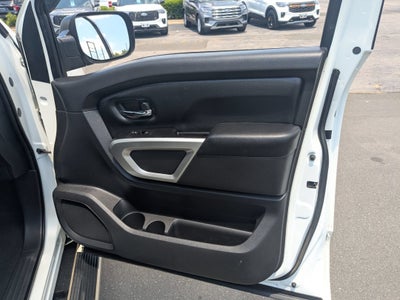 2017 Nissan Titan SV