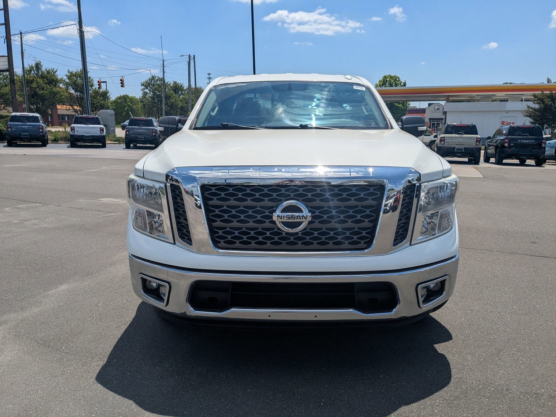 2017 Nissan Titan SV
