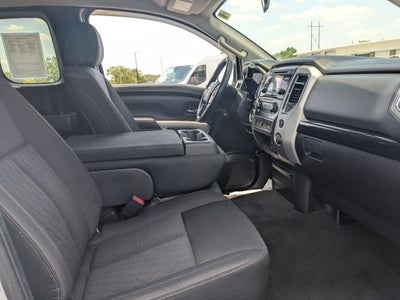 2017 Nissan Titan SV