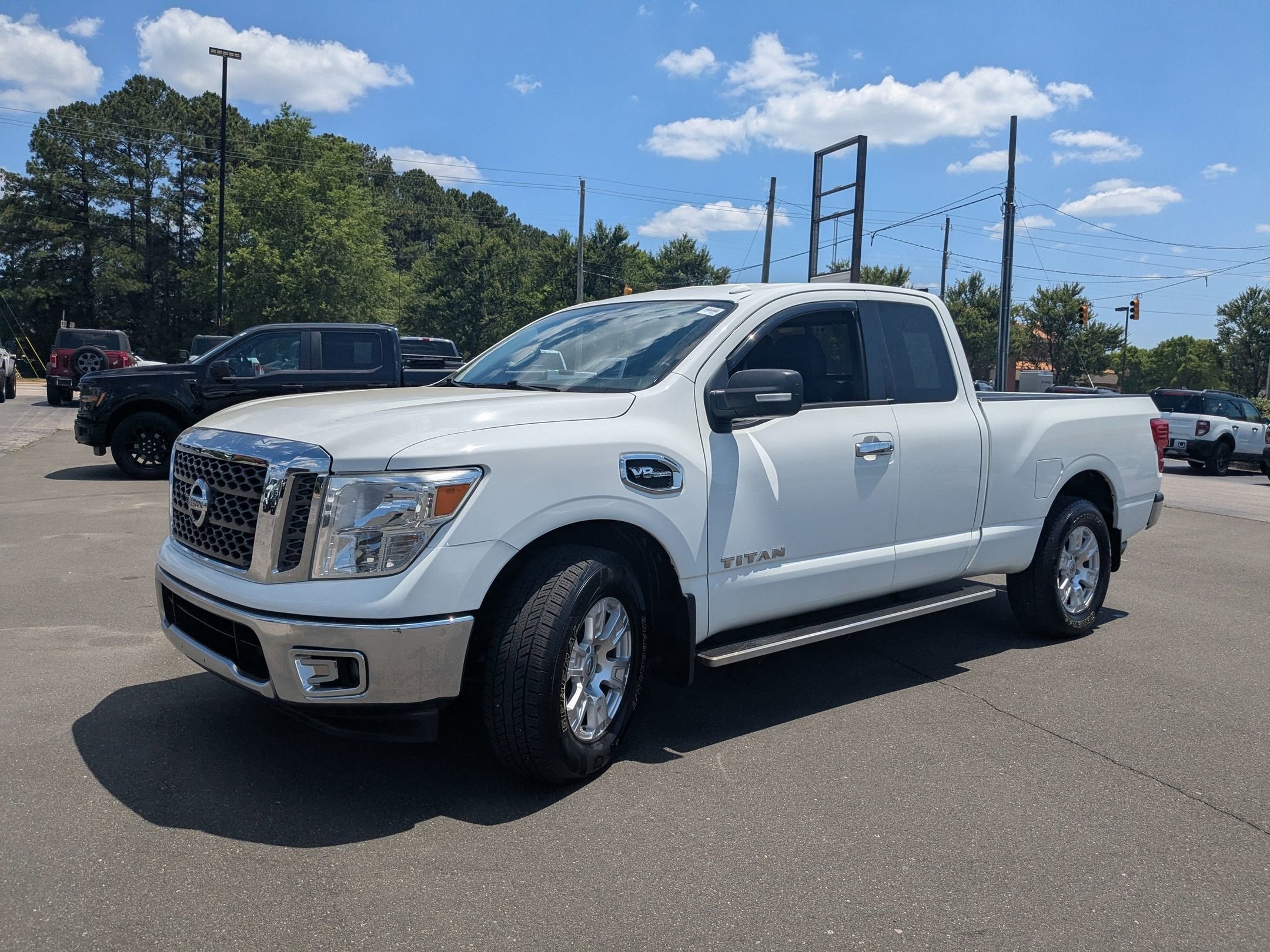 2017 Nissan Titan SV