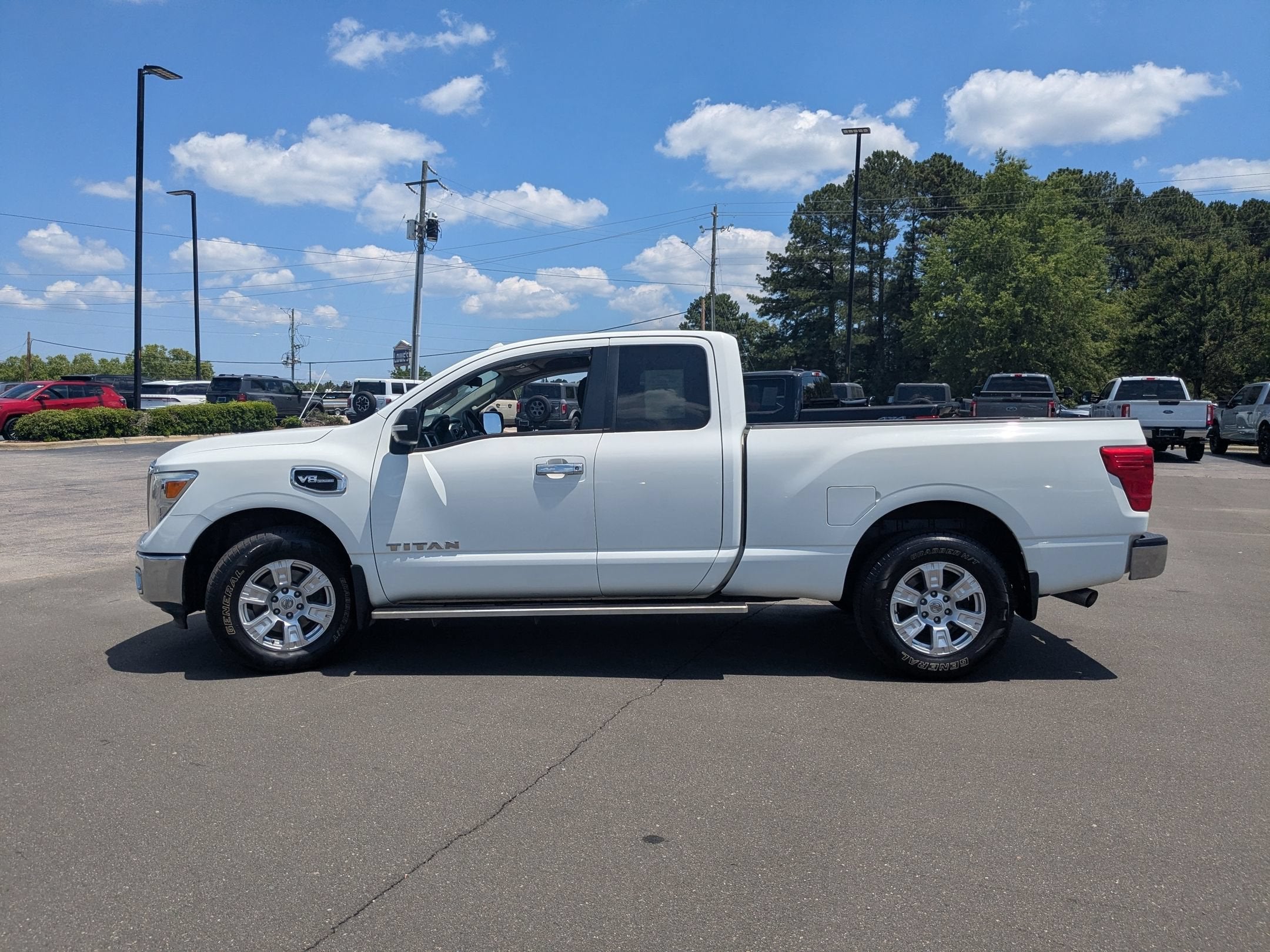 2017 Nissan Titan SV