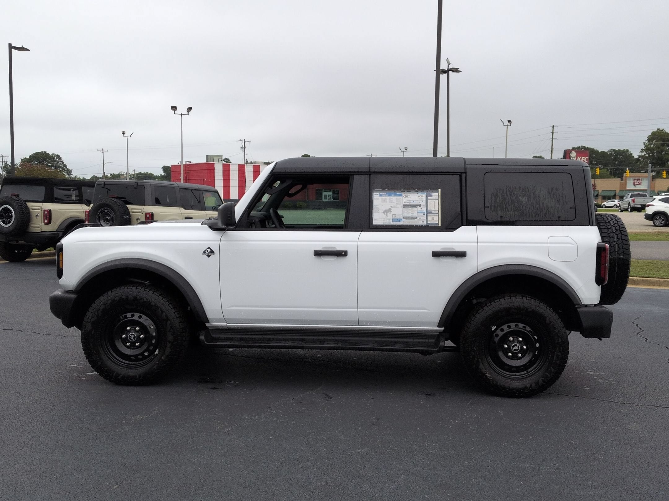2026 Ford Bronco Outer Banks