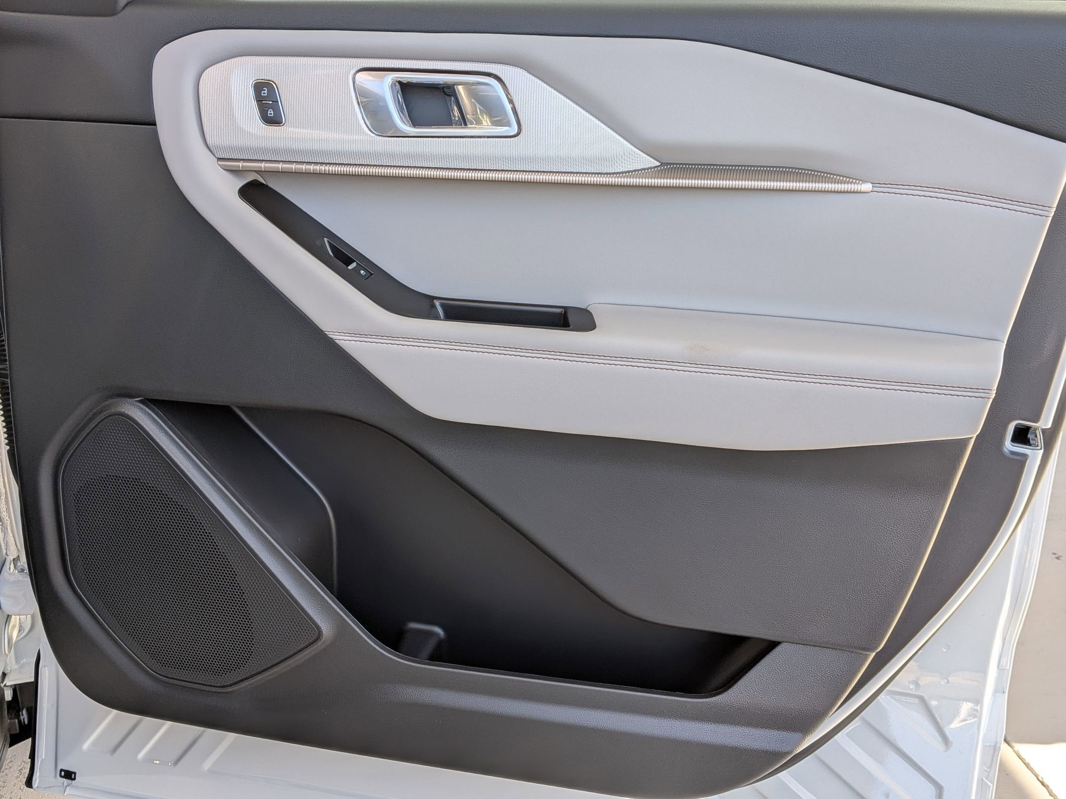 2026 Ford Explorer Active w/100A Pkg