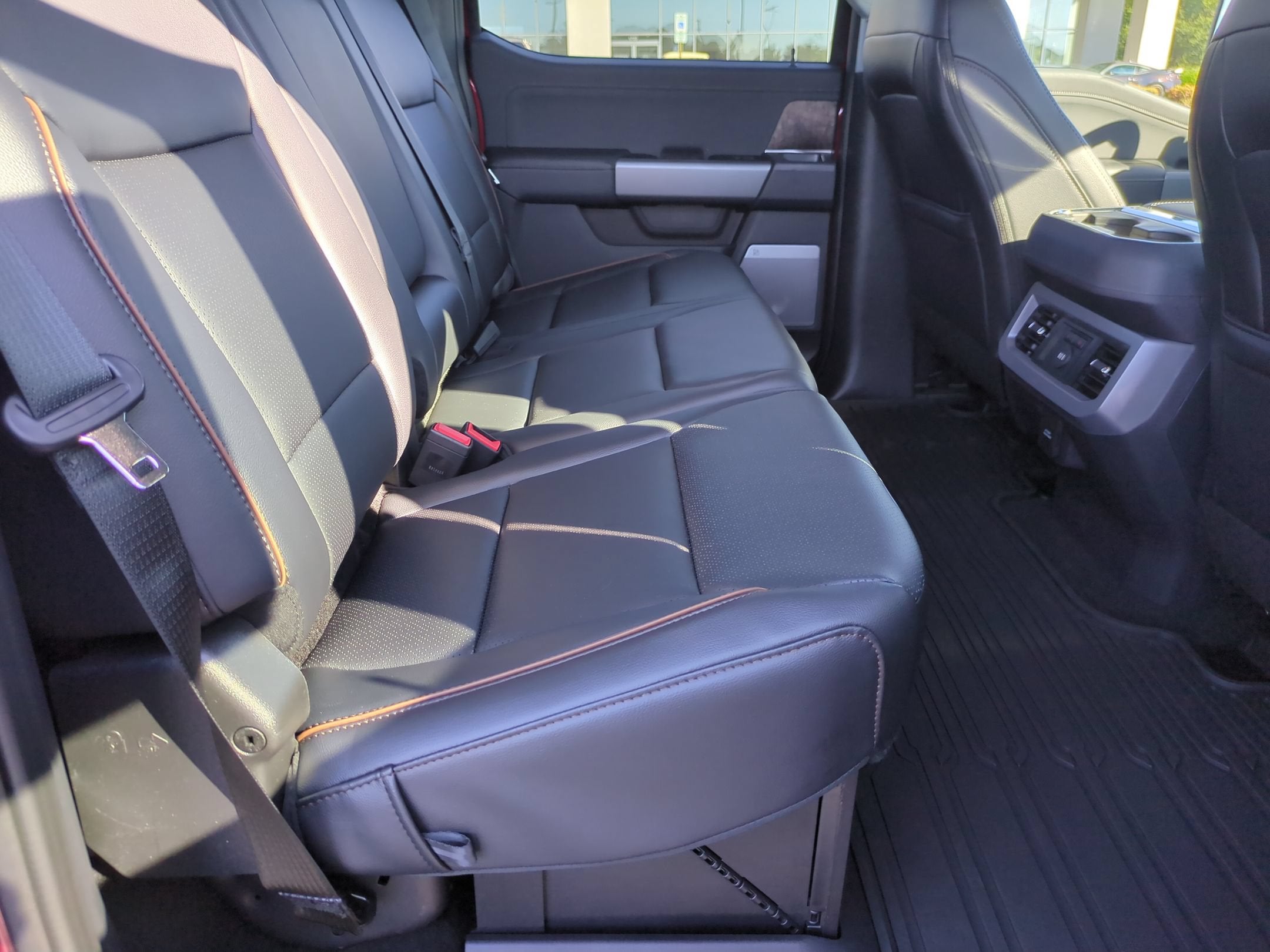 2027 Ford Super Duty F-250 SRW LARIAT