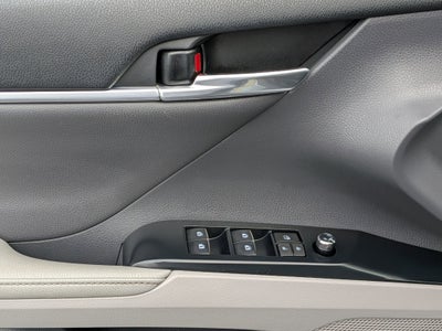 2020 Toyota Camry Hybrid XLE