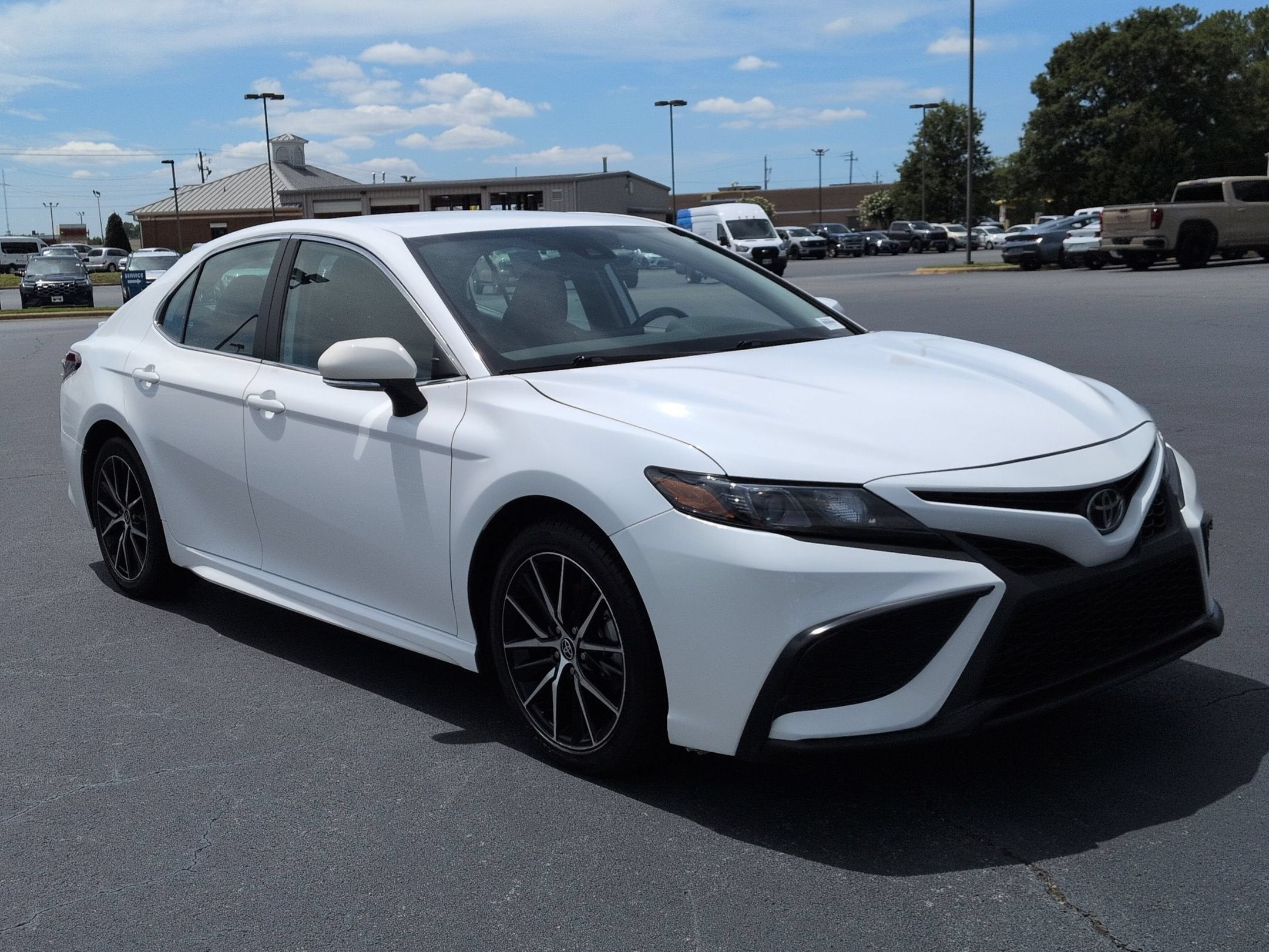 2024 Toyota Camry SE