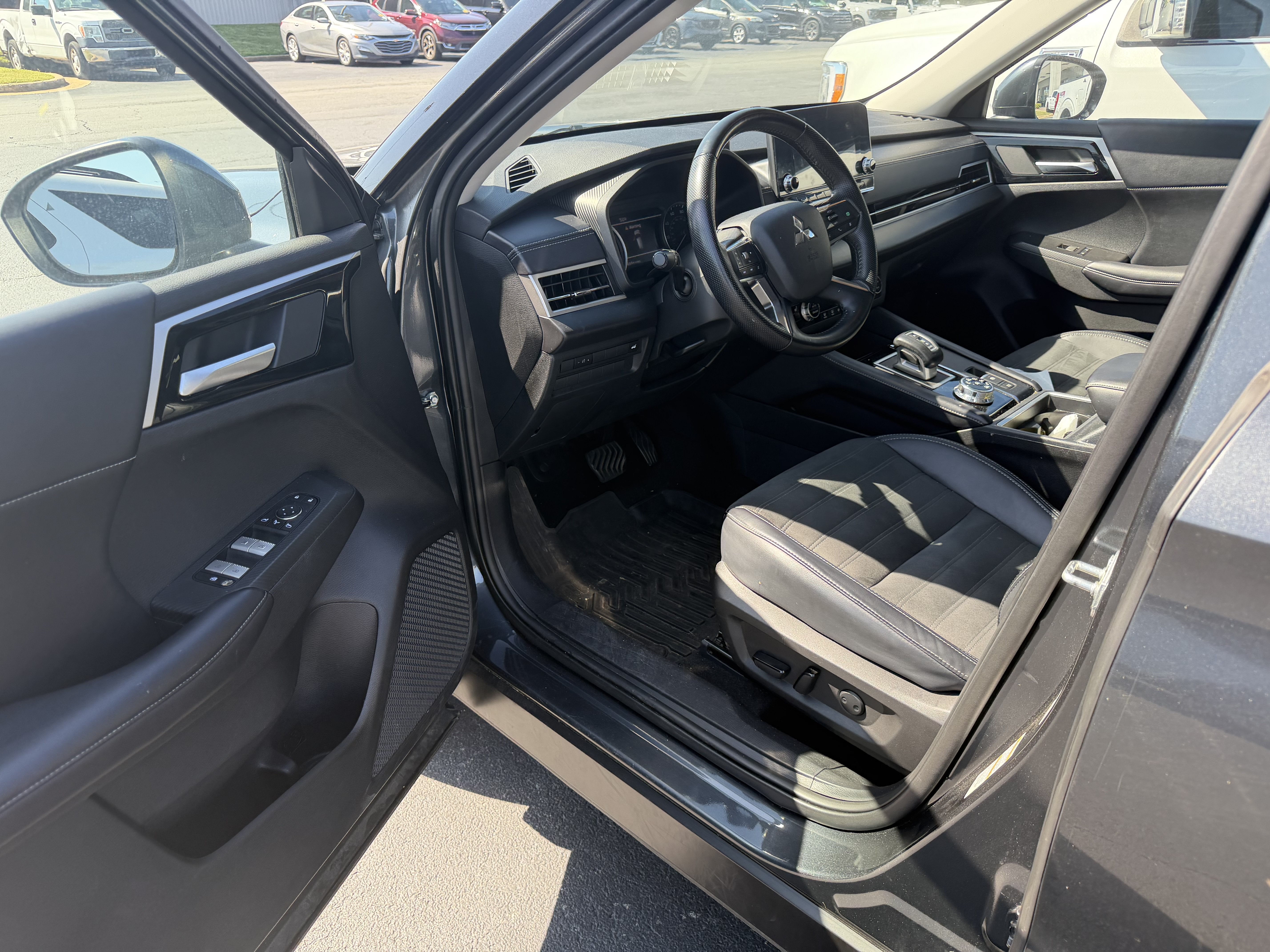 2024 Mitsubishi Outlander SE Black Edition