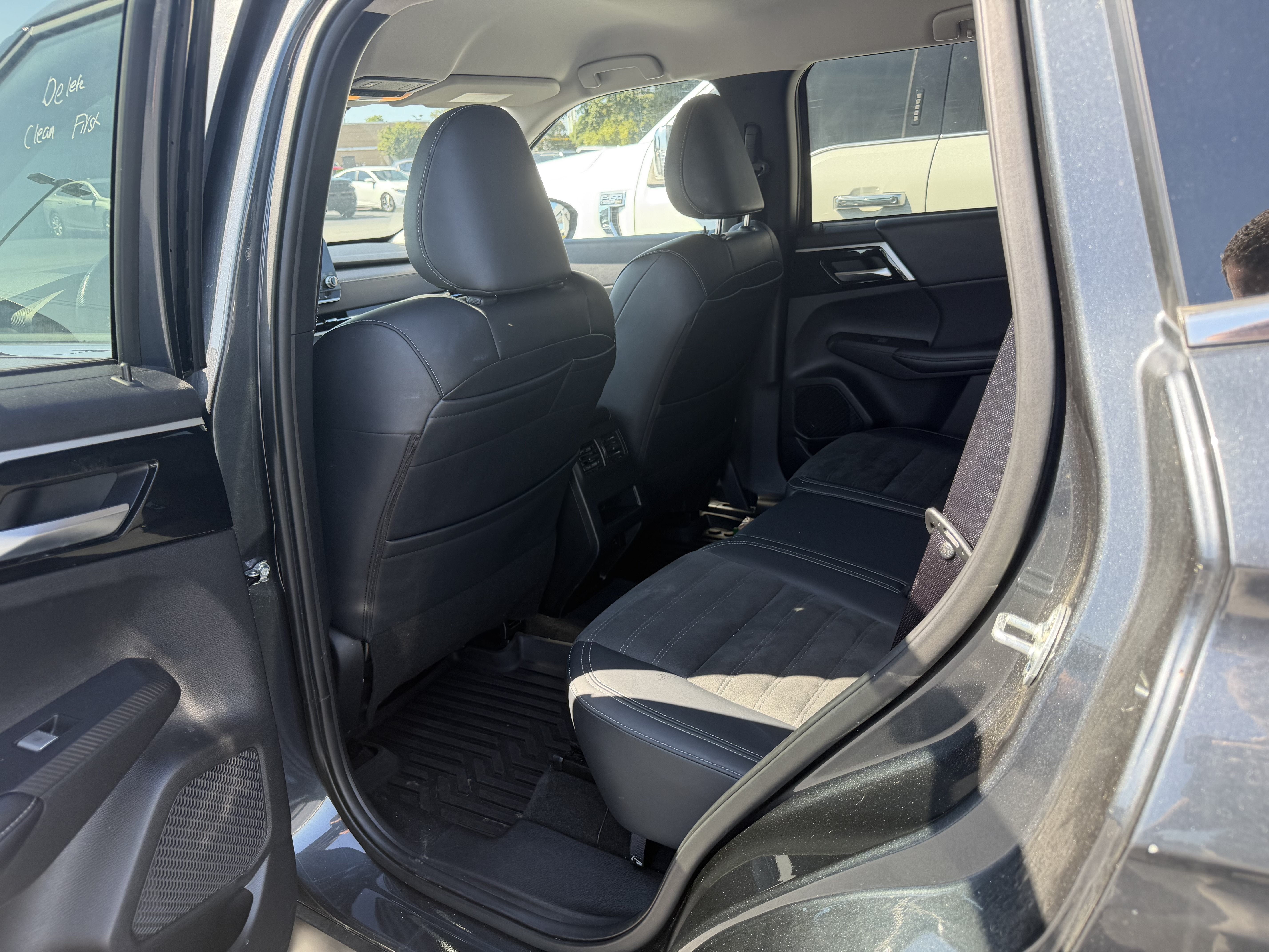 2024 Mitsubishi Outlander SE Black Edition