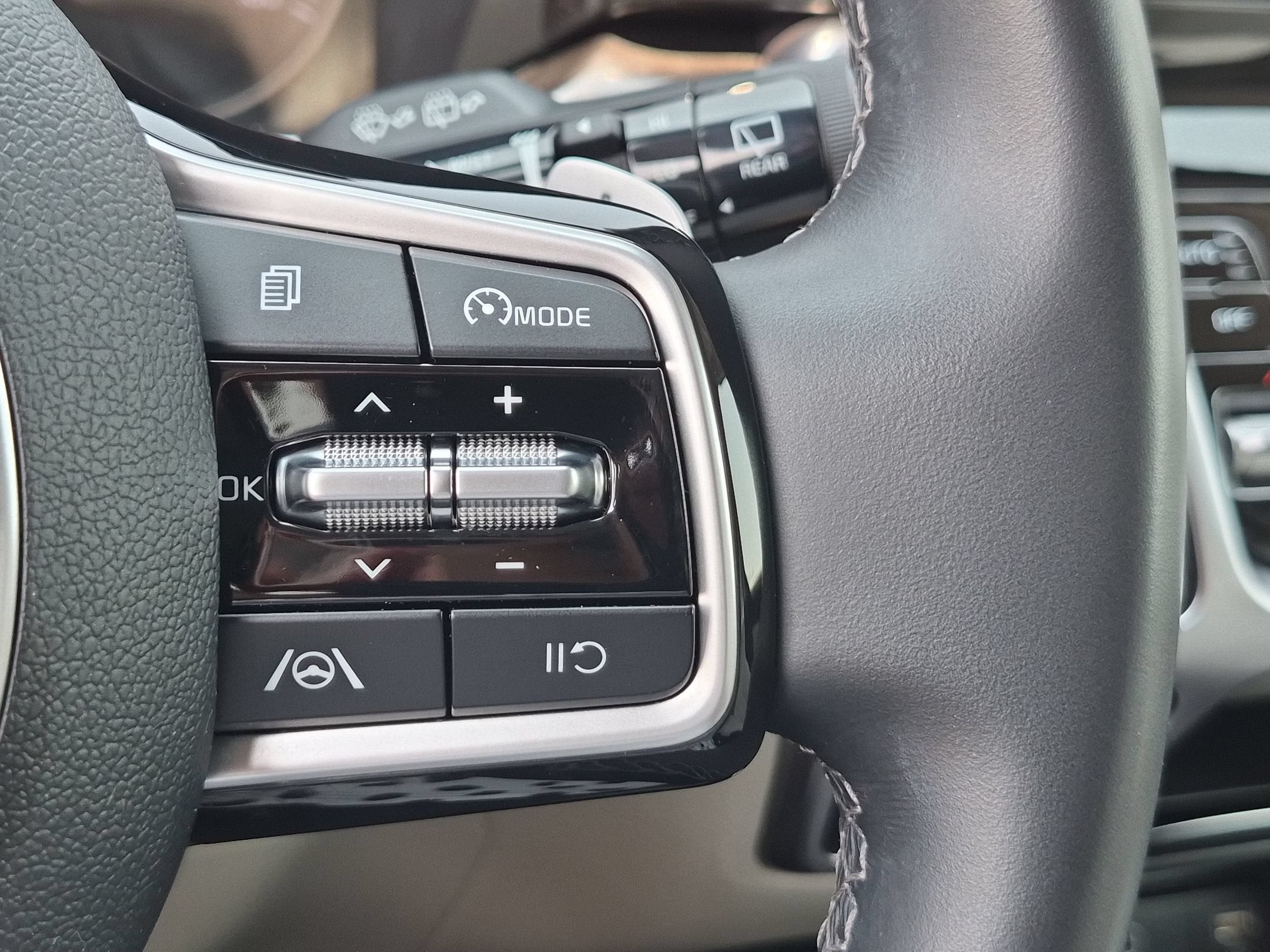 2022 Kia Sorento Hybrid S
